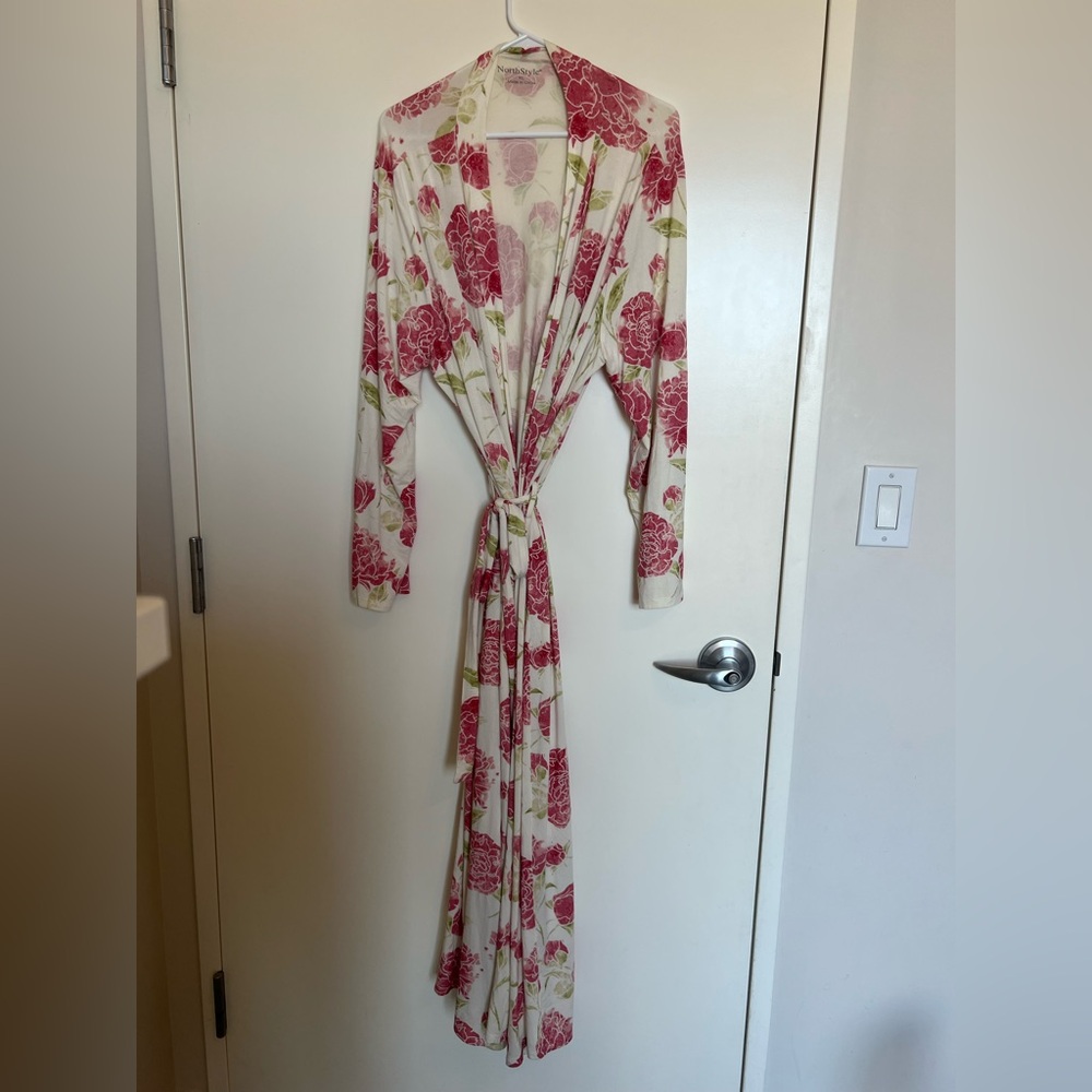 NorthStyle Floral Robe - Pink and Cream bamboo super soft!
